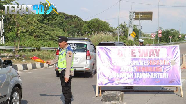 One Way Arus Balik 2023, Volume Kendaraan di Gerbang Tol Gandulan Pemalang Naik 40 Persen