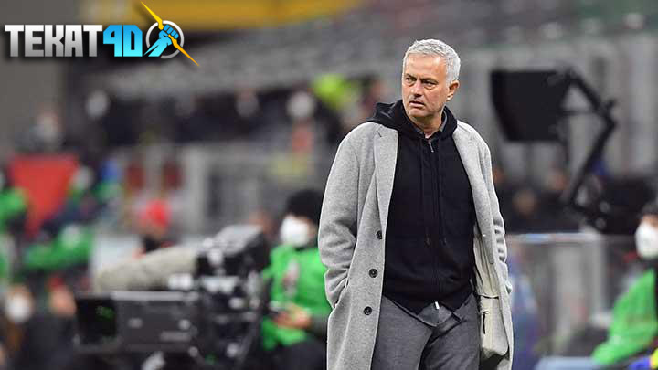 Gagal Kalahkan Al Feiha, Keinginan Al Nassr Satukan Jose Mourinho dengan Cristiano Ronaldo Makin Kuat