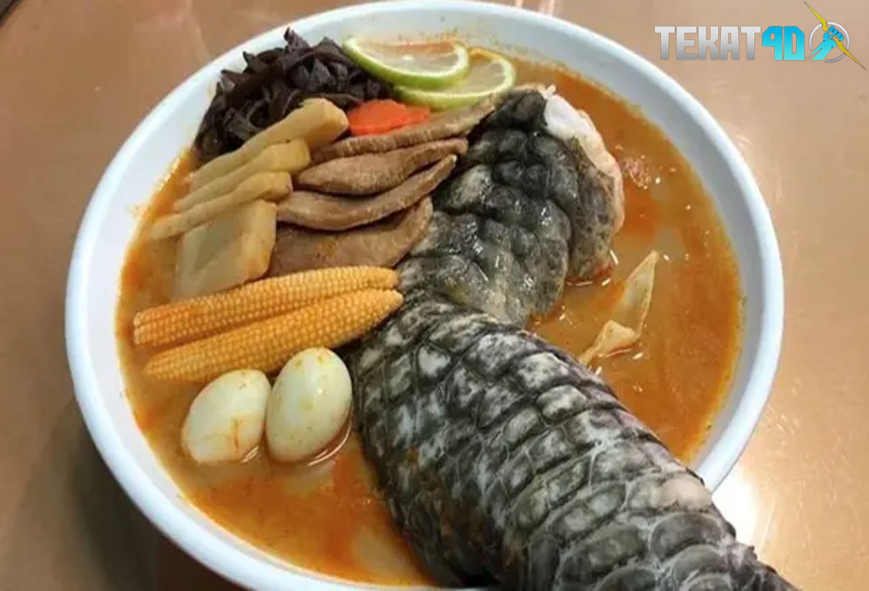 Viral Menu Godzilla Ramen dengan Topping Kaki Buaya Mencuat Keluar Dari Mangkuk, Harganya Rp720 Ribu