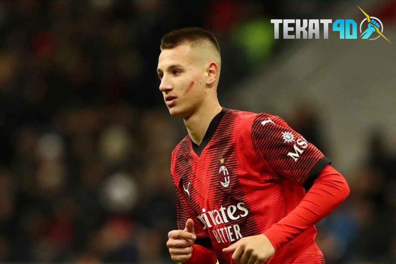 Para Peminat Siap Dibuat Gigit Jari, Bocah Ajaib 15 Tahun Setia Tunggu Kontrak Profesional Pertama dari AC Milan