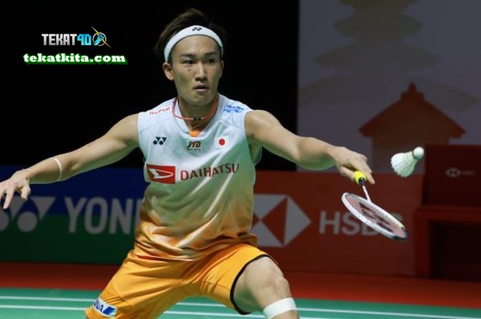 Laga penuh antisipasi antara dua mantan jawara tunggal putra, Kento Momota dan Lee Zii Jia, batal terwujud di babak pertama Korea Masters