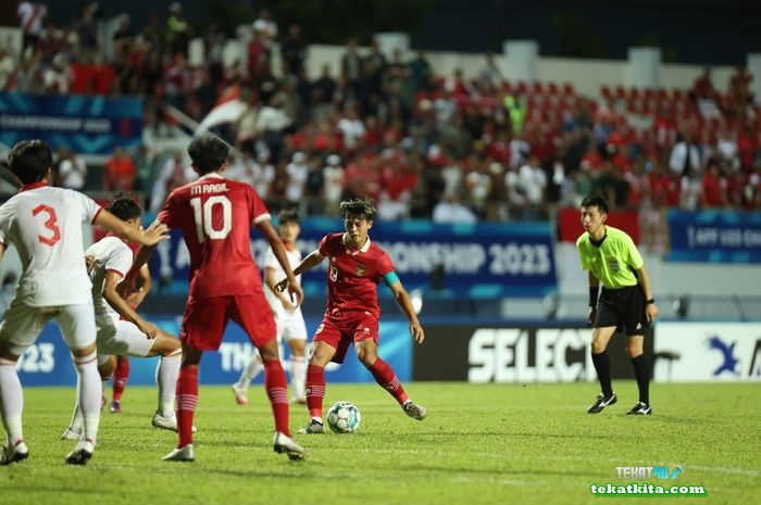 Pelatih Philippe Troussier memberikan tanggapan mengenai timnas U-23 Vietnam berada satu grup dengan Malaysia di Piala Asia U-23 2024.