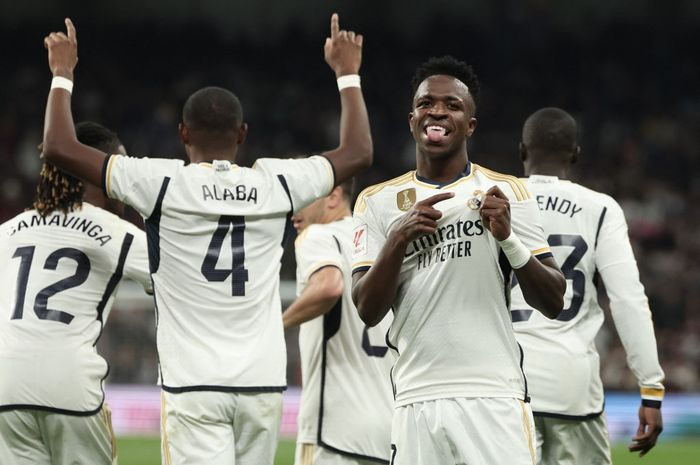 Rumor ketertarikan Manchester United kepada Vinicius Junior mendapat tanggapan sinis dari striker legendaris timnas Inggris, Gary Lineker