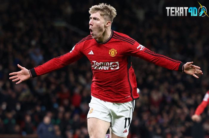 Rasmus Hojlund Dikelilingi Pemain Serakah di Man United, Dapat Kredit dari Raja Gol Liga Inggris